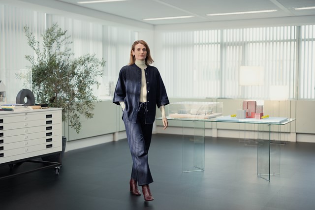Vrouw op kantoor