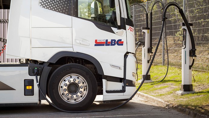 Vattenfall InCharge bouwt laadinfrastructuur bedrijfswagenpark Coca-Cola European Partners