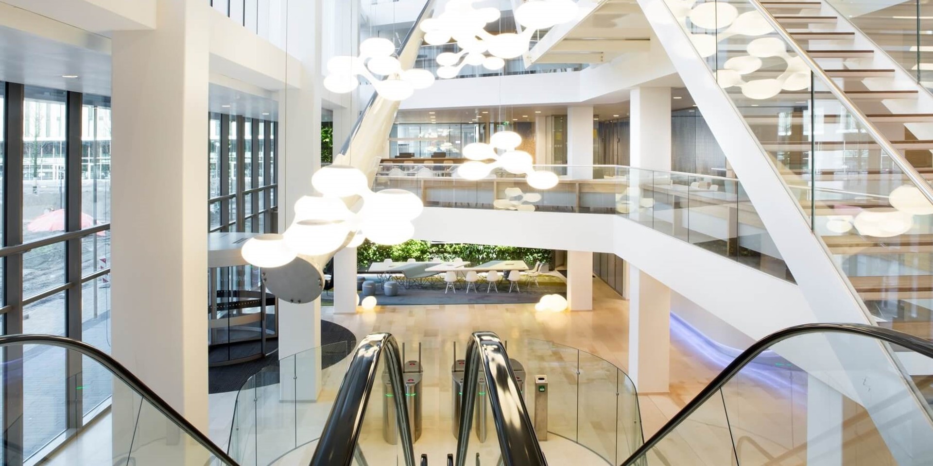 De entree van het hoofdkantoor van Vattenfall in Amsterdam