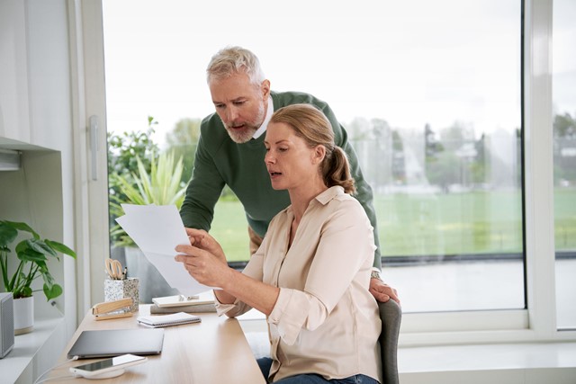Meneer en mevrouw in thuiskantoor | Vattenfall