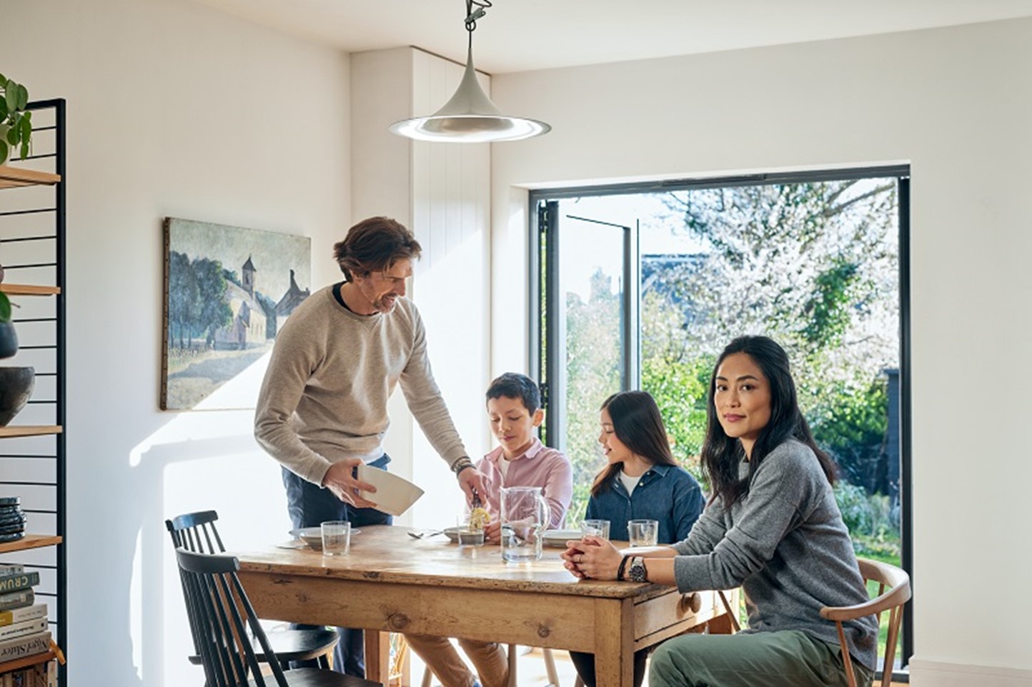 Familie aan tafel